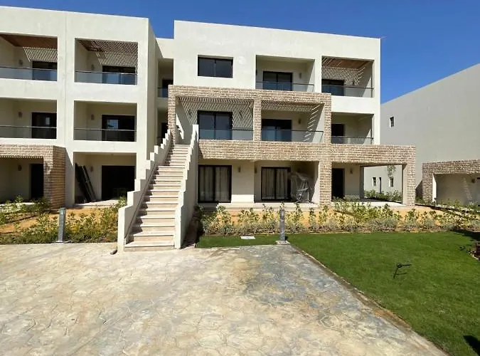 2 Bedrooms Prime Chalet In Azha Ain Sokhna Ajn-Szuhna