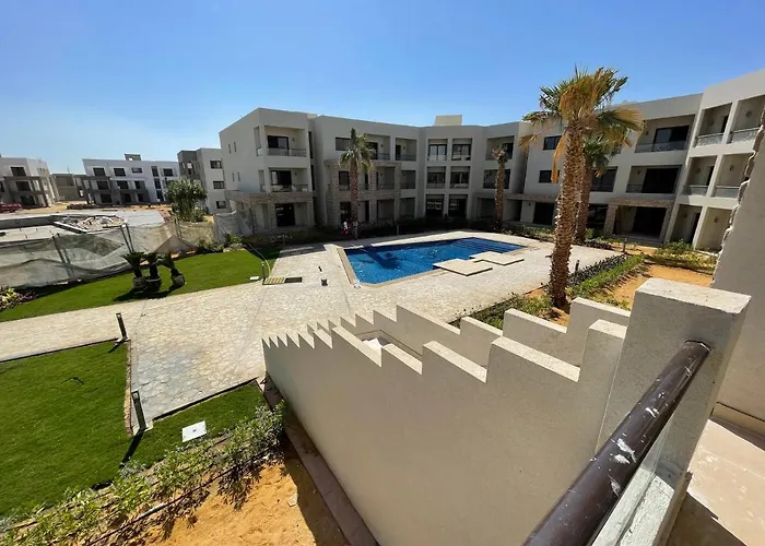 2 Bedrooms Prime Chalet In Azha Ain Sokhna Alpesi faház Ajn-Szuhna