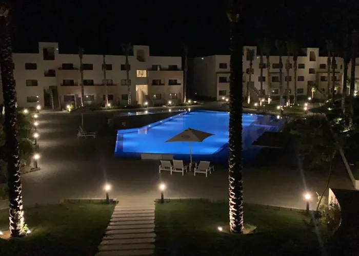 2 Bedrooms Prime Chalet In Azha Ain Sokhna Alpesi faház Ajn-Szuhna
