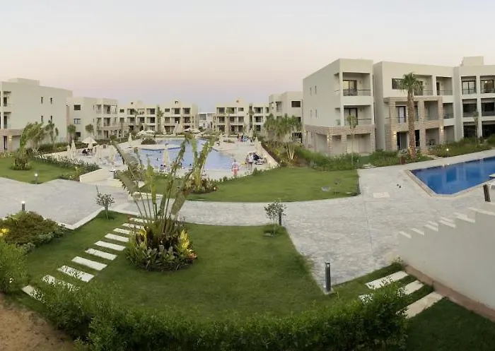 2 Bedrooms Prime Chalet In Azha Ain Sokhna Alpesi faház *