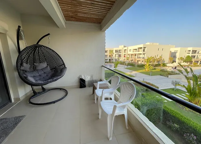 2 Bedrooms Prime Chalet In Azha Ain Sokhna Alpesi faház Ajn-Szuhna